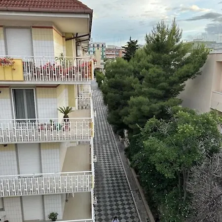 Penthouse Mimose