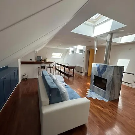 Penthouse Mimose